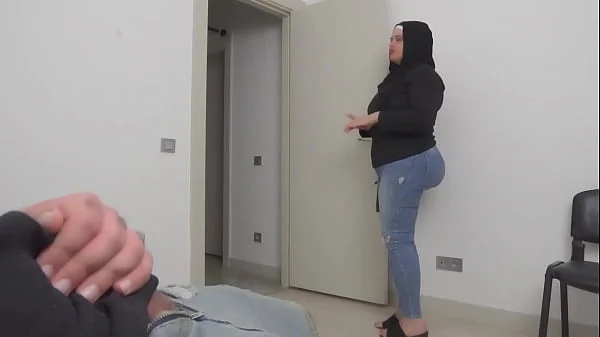 SHE IS SHOCKED! I take the risk of getting my dick out in front of Muslim woman.