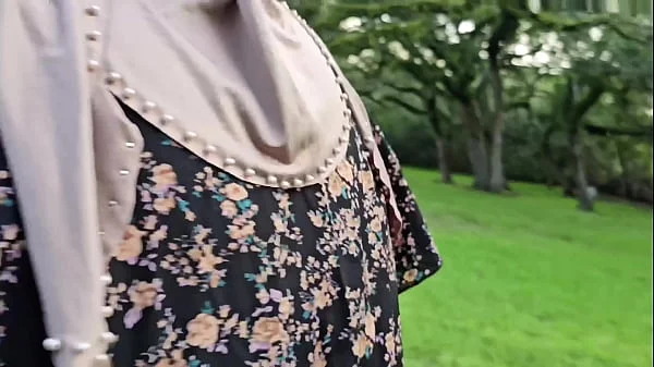 Big ass Pawg hijab Muslim Milf pissing outdoor in the park and getting pussy fingered by stranger