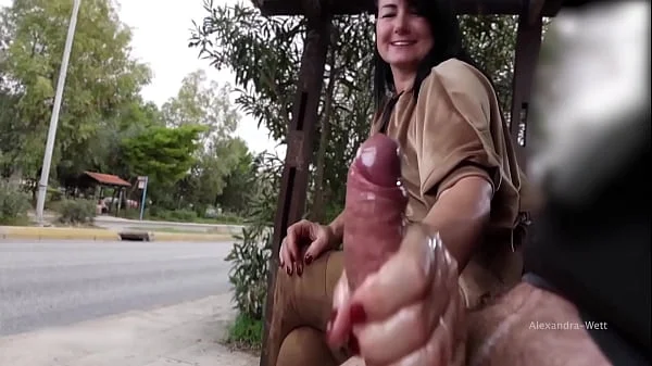 OMG!!!! STRANGER COCK JERKED OFF IN PUBLIC!