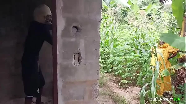 Lagos landlady got fuck when she went to inspect her farm
